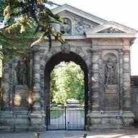 Entrance Arch at the Botanic Garden